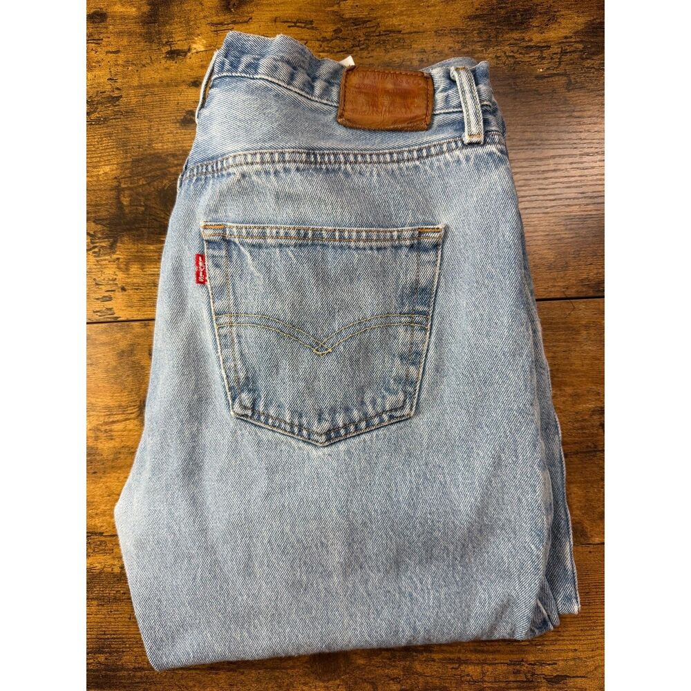 Levi's Premium Women's 501 '90s Jeans W32 L32 Light Wash Relaxed Straight